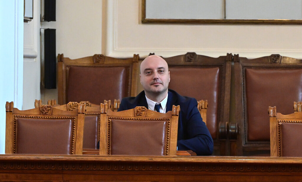 Министърът на правосъдието: Амбицията е още през юли да има готов проект за промени в Конституцията Министърът на правосъдието: Амбицията е още през юли да има готов проект за промени в Конституцията