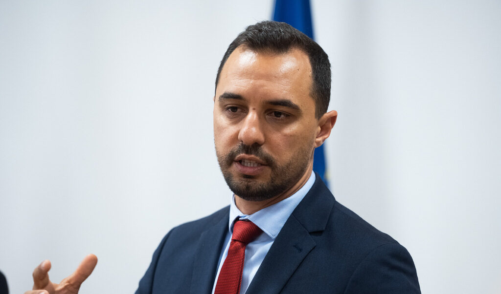 Богдан Богданов