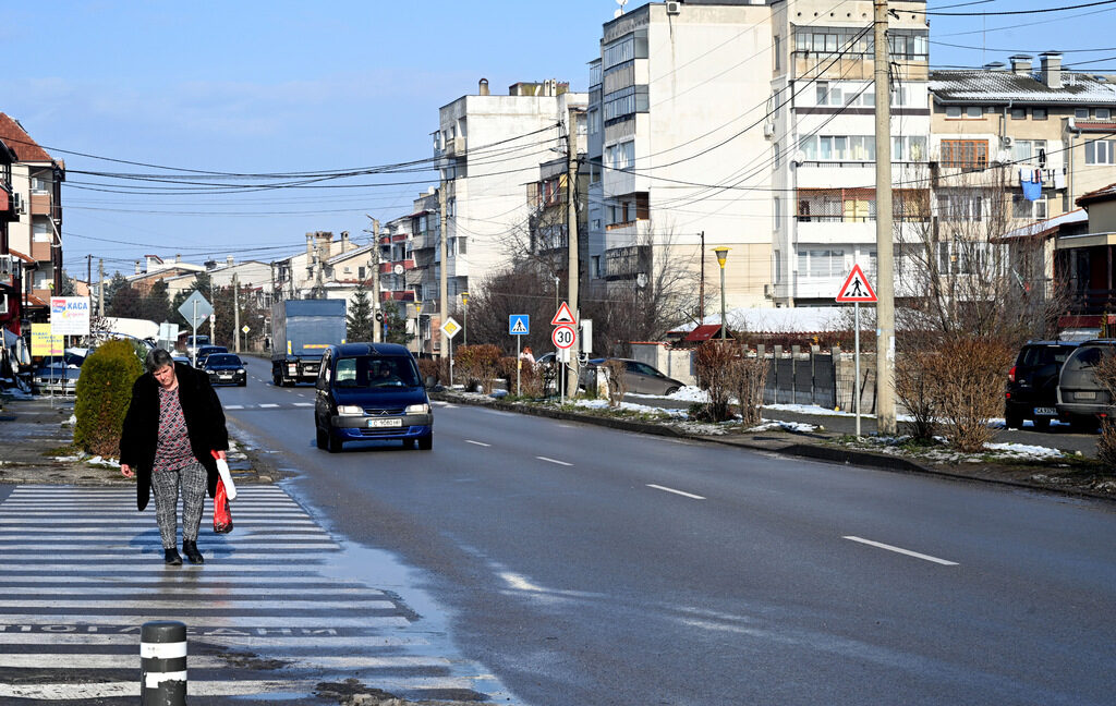 Пешеходец е убит след удар от автомобил край Божурище