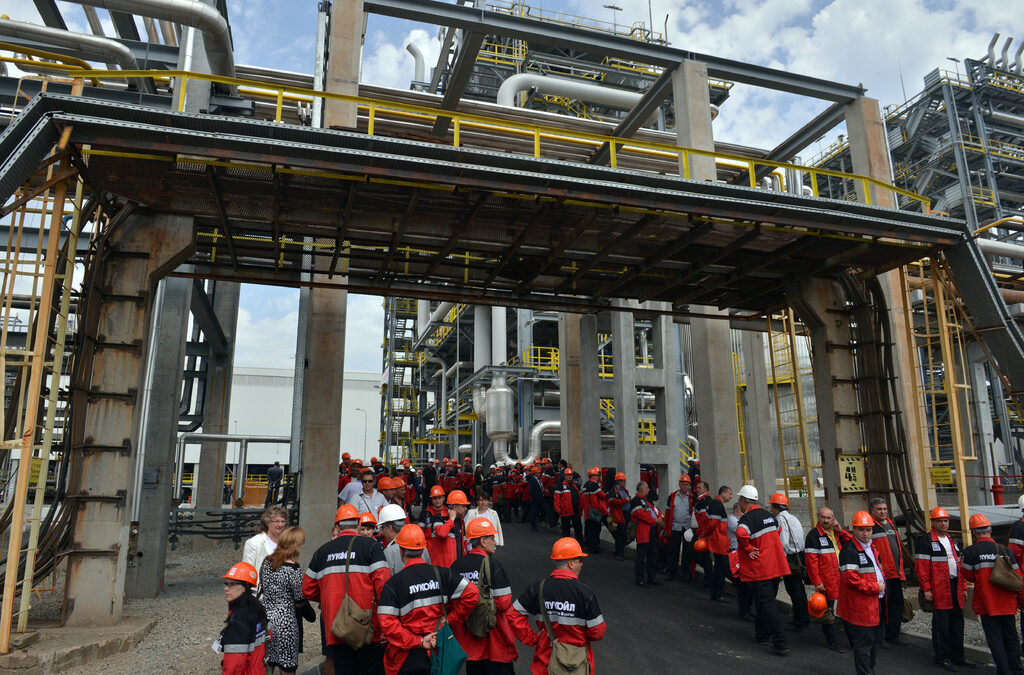 Синдикатът на нефтохимиците е против по-ранното спиране на вноса на руски петрол