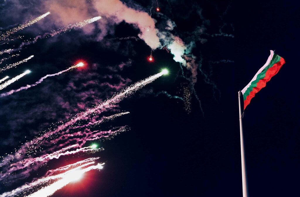 Радев "освети" качването на флага на 55-метров пилон в Ямбол като "противоотрова на нихилизма"