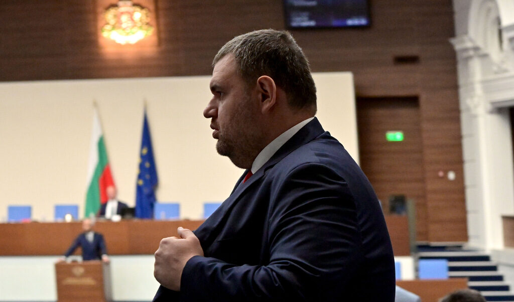 Пеевски се закани механизмът за разследване на главния прокурор да заработи за Сарафов Пеевски се закани механизмът за разследване на главния прокурор да заработи за Сарафов