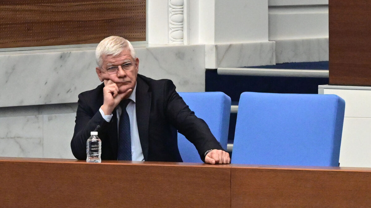 Кабинетът настоява за контрол при износа от Украйна на четири продукта