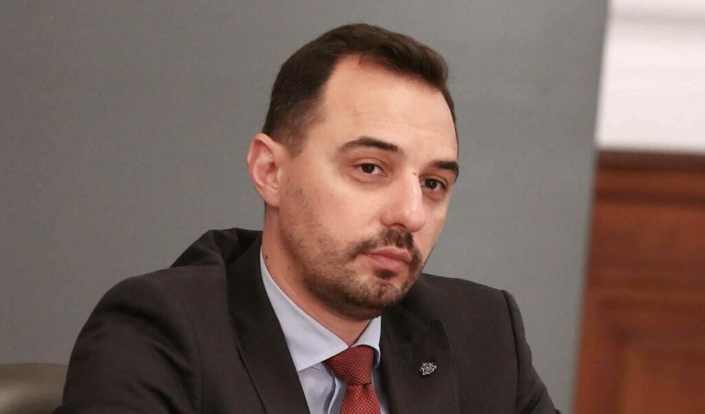 Министърът на икономиката и индустрията Богдан Богданов