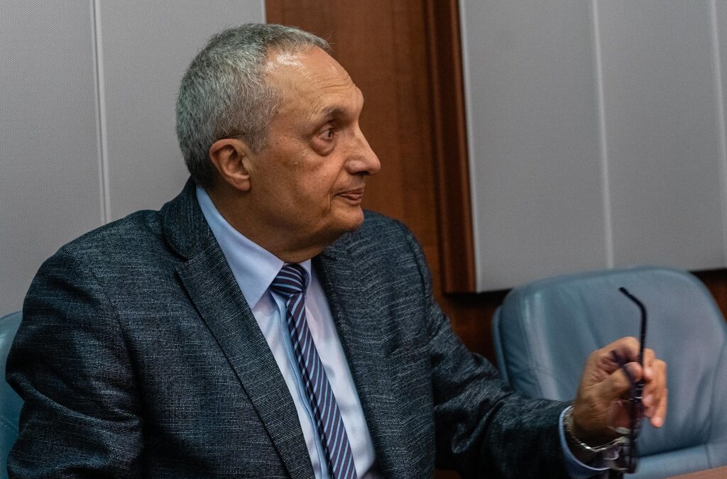 Иван Костов