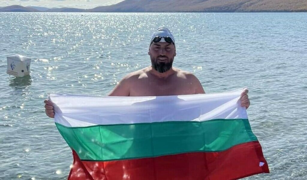 Петър Стойчев спечели състезание в езеро в Монголия