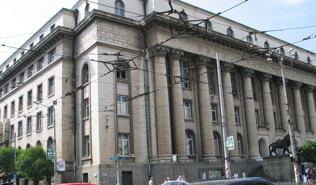 Дошъл е моментът да бъдат поставени сравнително очертаеми граници коя част от бюджета на съдебната власт е същинска и коя не влияе на независимостта и безпристрастността. Дошъл е моментът да бъдат поставени сравнително очертаеми граници коя част от бюджета на съдебната власт е същинска и коя не влияе на независимостта и безпристрастността.
