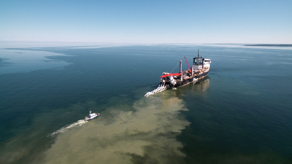 Финландия и Естония проверяват подводен газопровод, прекъснат от "вероятна експлозия"