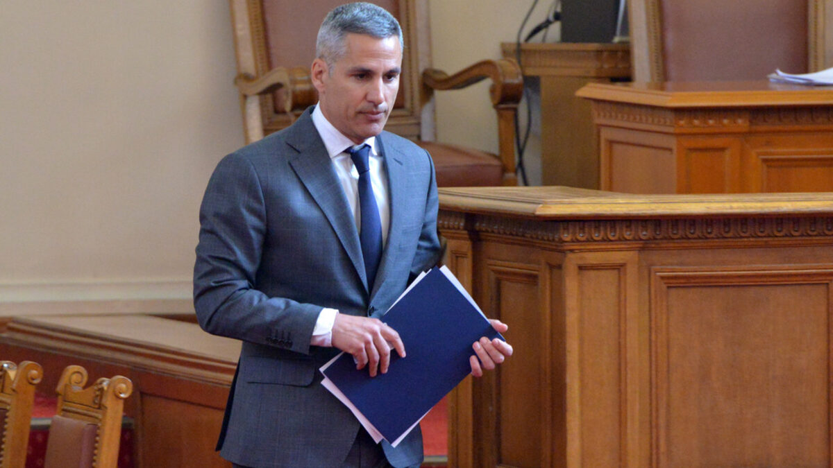 Андрей Гюров.
