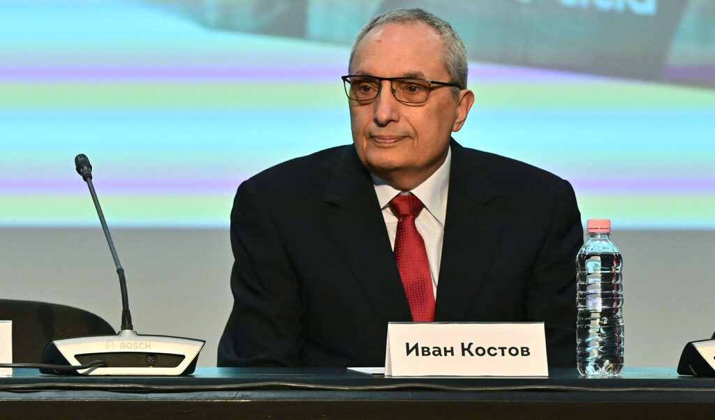 Иван Костов вижда правителството като единствен предпазен щит от Русия Иван Костов вижда правителството като единствен предпазен щит от Русия