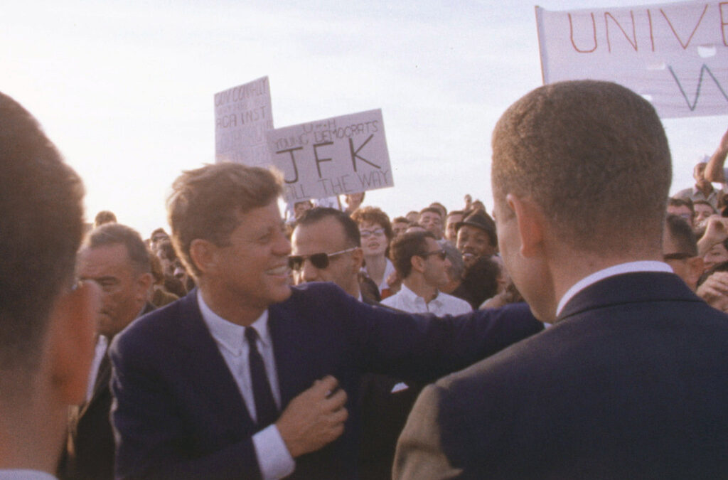 Джон Кенеди е убит на 22 ноември 1963 г. в Далас, Тексас, САЩ. Джон Кенеди е убит на 22 ноември 1963 г. в Далас, Тексас, САЩ.