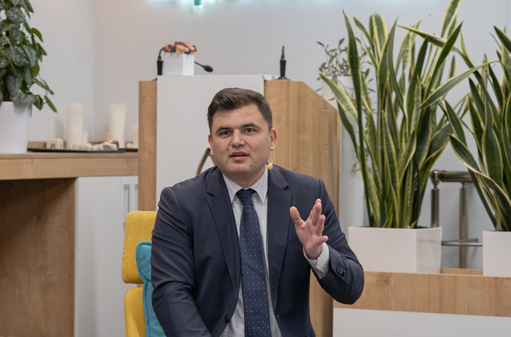 Лъчезар Богданов Лъчезар Богданов
