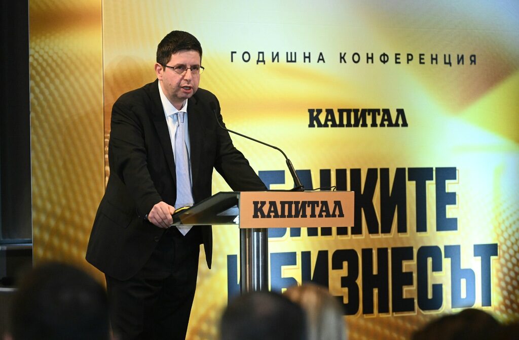 Петър Чобанов: Ако инфлацията продължи да спада, 2025 г. е реалистична за еврото