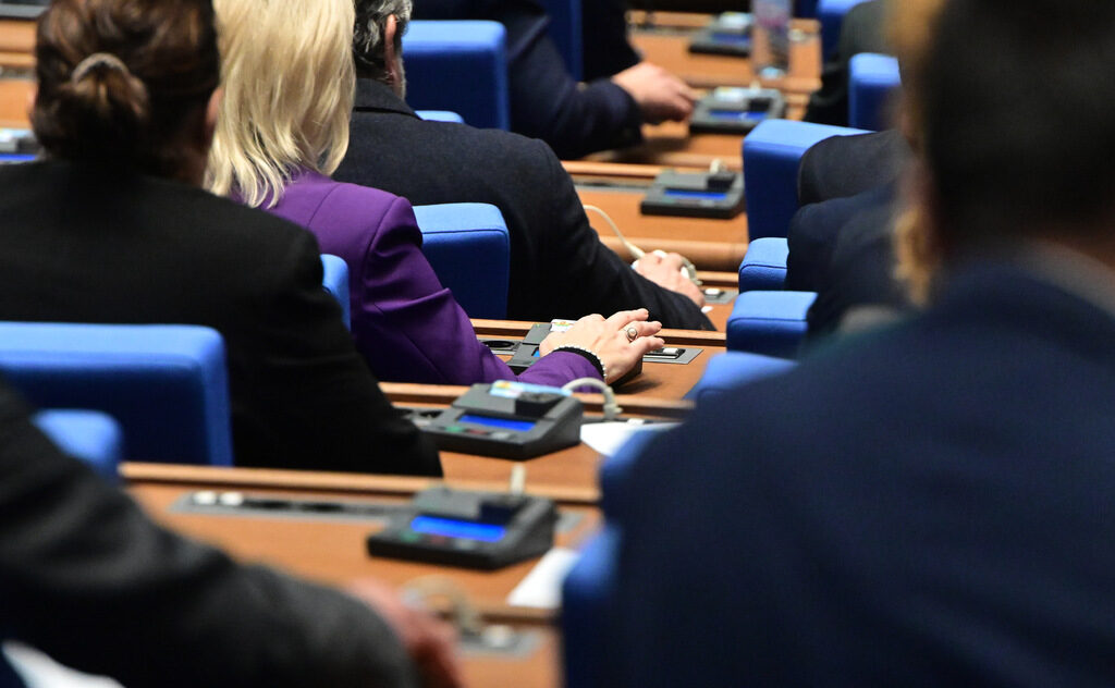 Заседание на 49 народно събрание, парламент, гласуване, пулт за гласуване, депутати Заседание на 49 народно събрание, парламент, гласуване, пулт за гласуване, депутати