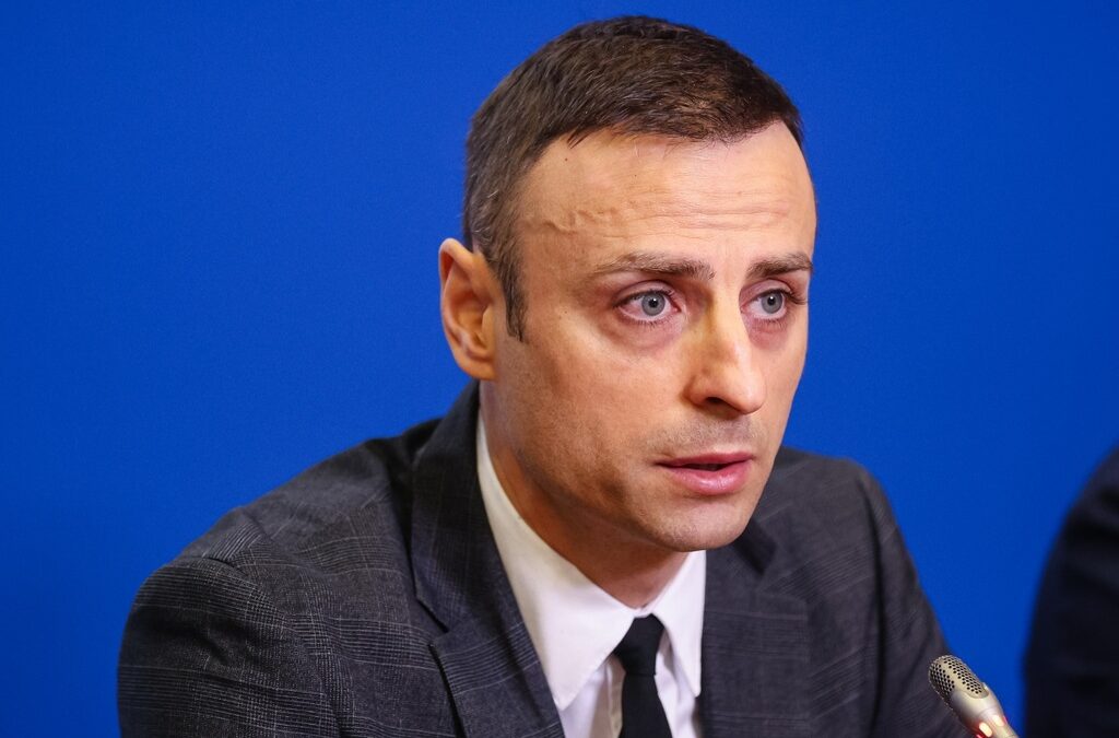 Бербатов поиска среща на всички кандидати за президент на БФС с премиера