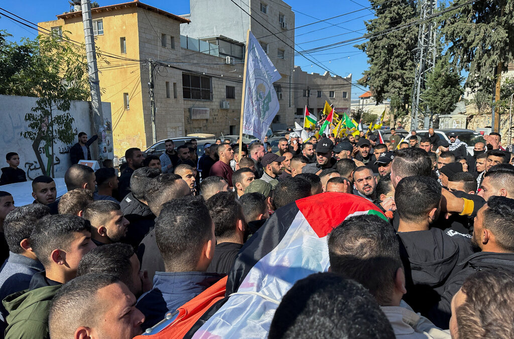 Погребение на палестинец, убит от заселник, в Рамалла