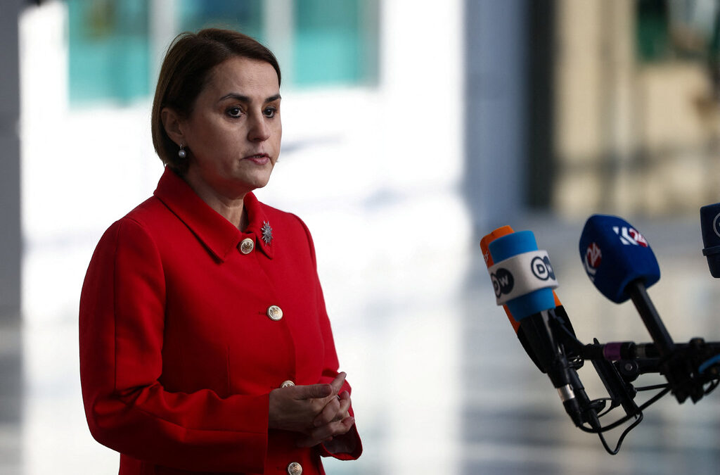 Луминица Одобеску