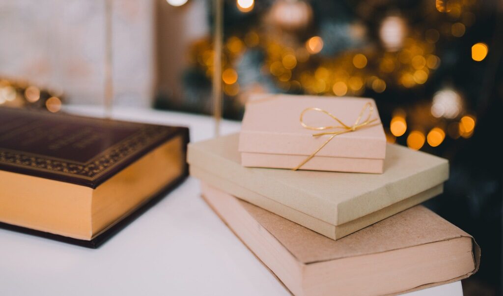 "Дневник" покани издатели да препоръчат книги за подарък на близки хора за празника