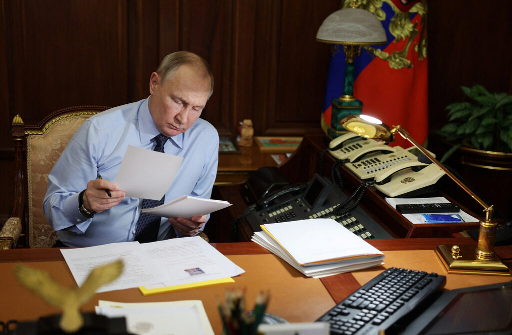 Путин поздрави само двама европейски лидери за Нова година и Рождество