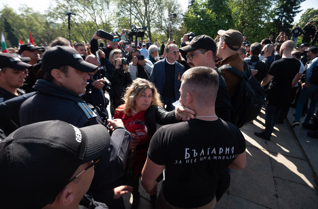Пътят на реална еманципация от Русия все още предстои да бъде изминат. Пътят на реална еманципация от Русия все още предстои да бъде изминат.