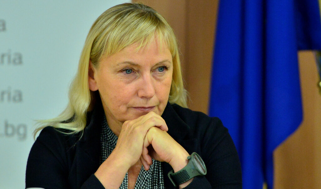 Елена Йончева Елена Йончева