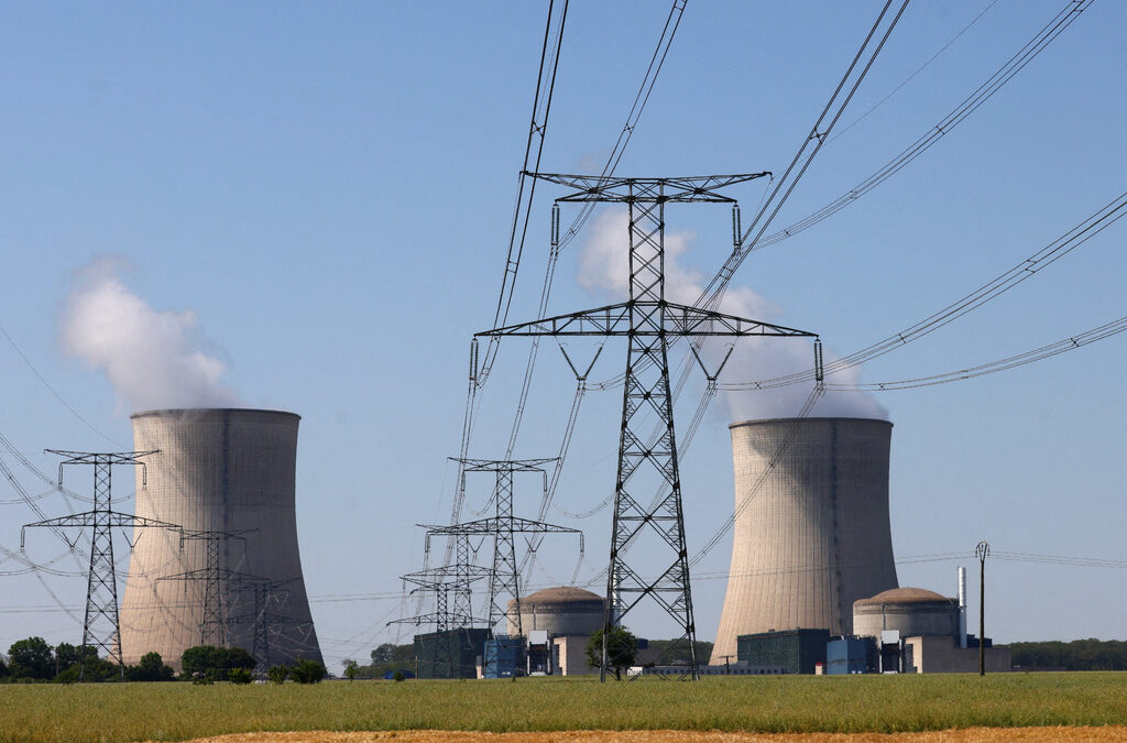 Общ изглед към атомната електроцентрала Electricite de France в Катном, Франция. 2023 г.