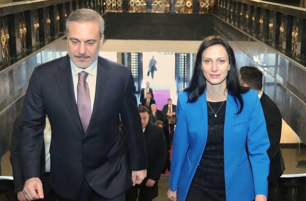 Габриел получи покана за среща с Ердоган като стане премиер Габриел получи покана за среща с Ердоган като стане премиер