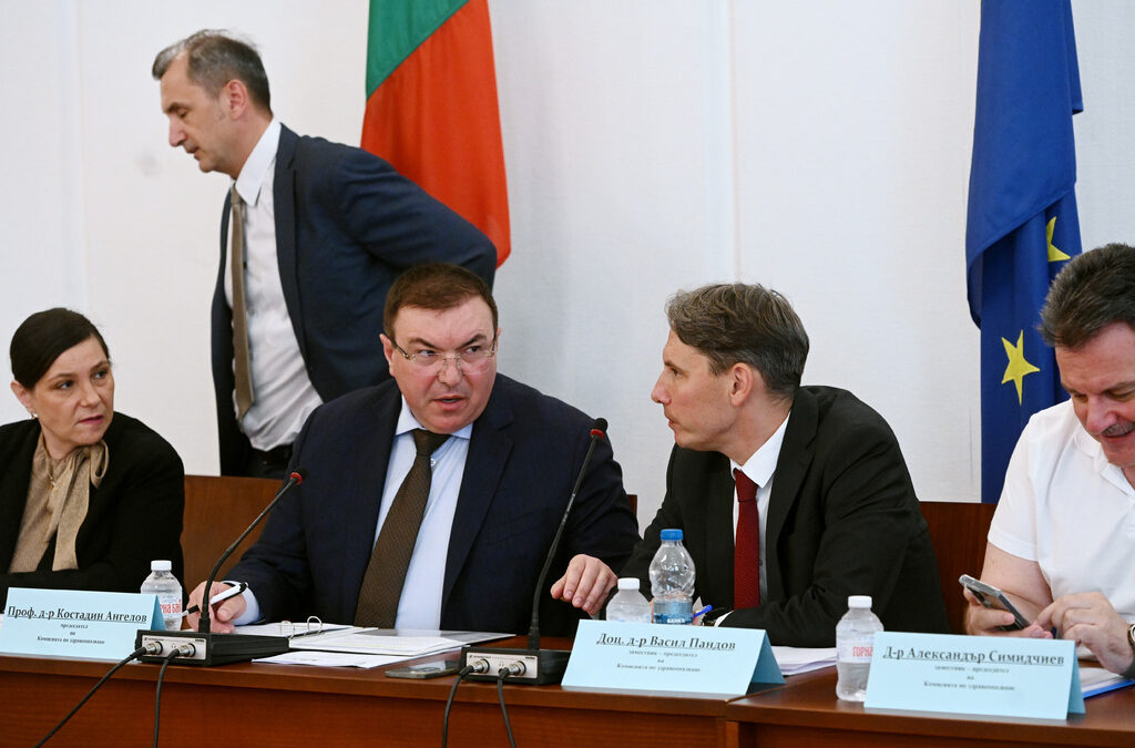 Костадин Ангелов от ГЕРБ и Васил Пандов от "Продължаваме промяната - Демократична България". Снимката е архивна