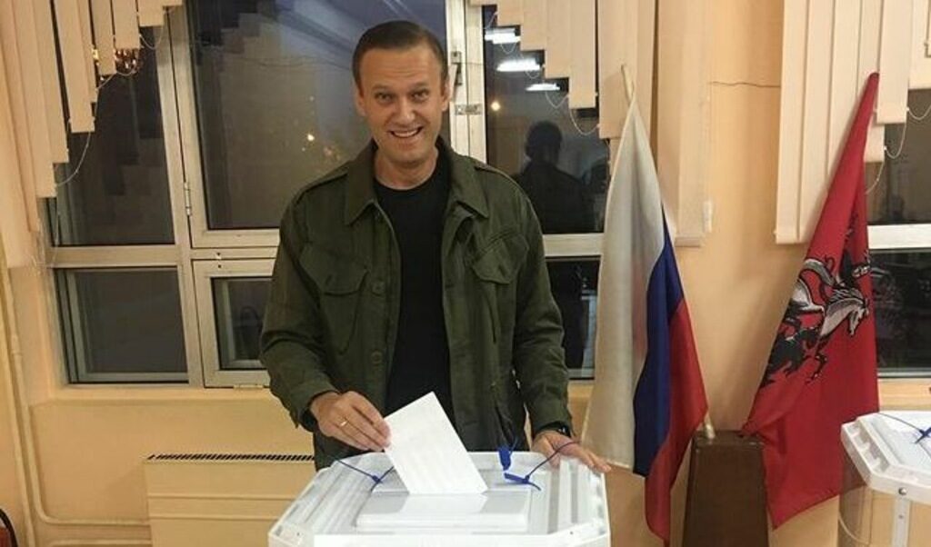 "По пладне срещу Путин": Навални подкрепи акцията на Максим Резник