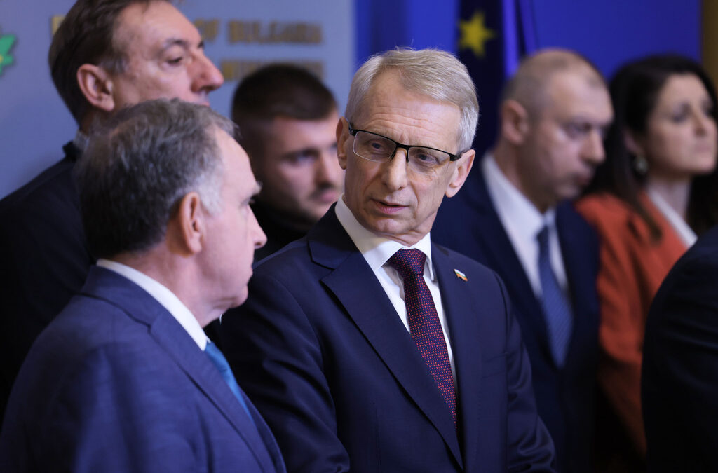 Управляващите и протестиращите земеделци се разбраха