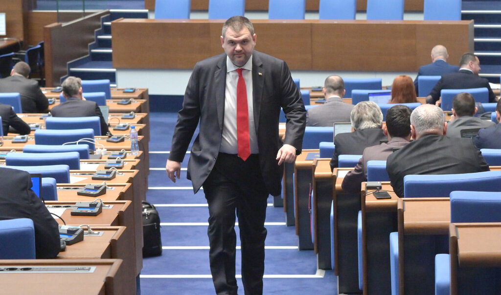 Пеевски: Ще е огромна грешка, ако ротацията не се осъществи