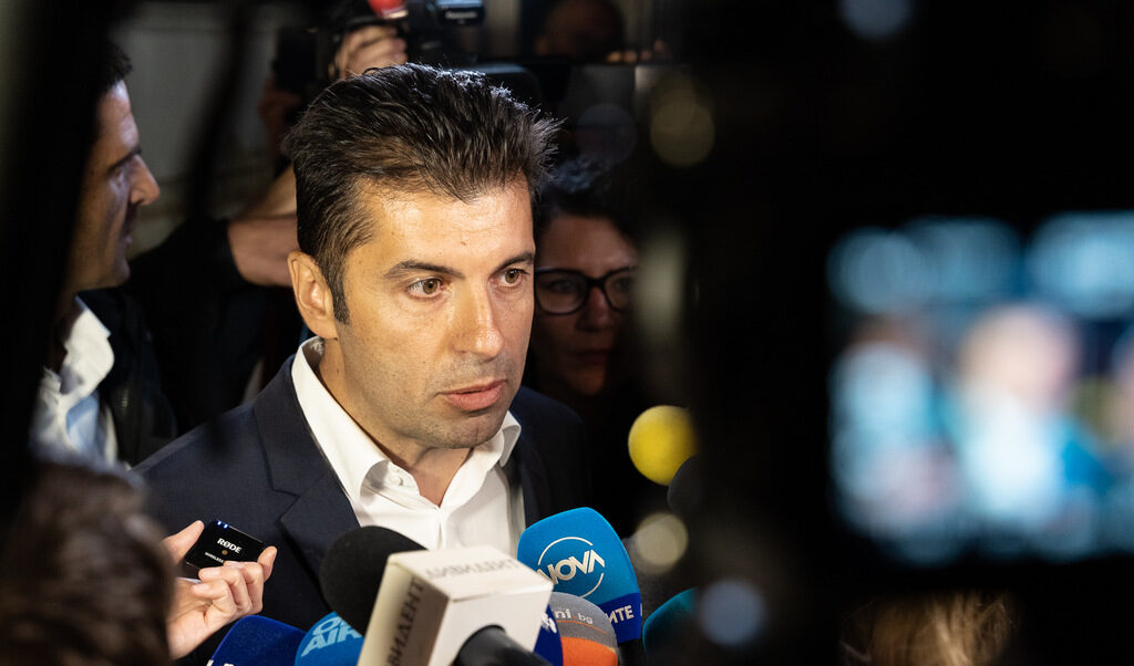 За Кирил Петков задкулисието вече e в службите, регулаторите, съдебната власт За Кирил Петков задкулисието вече e в службите, регулаторите, съдебната власт