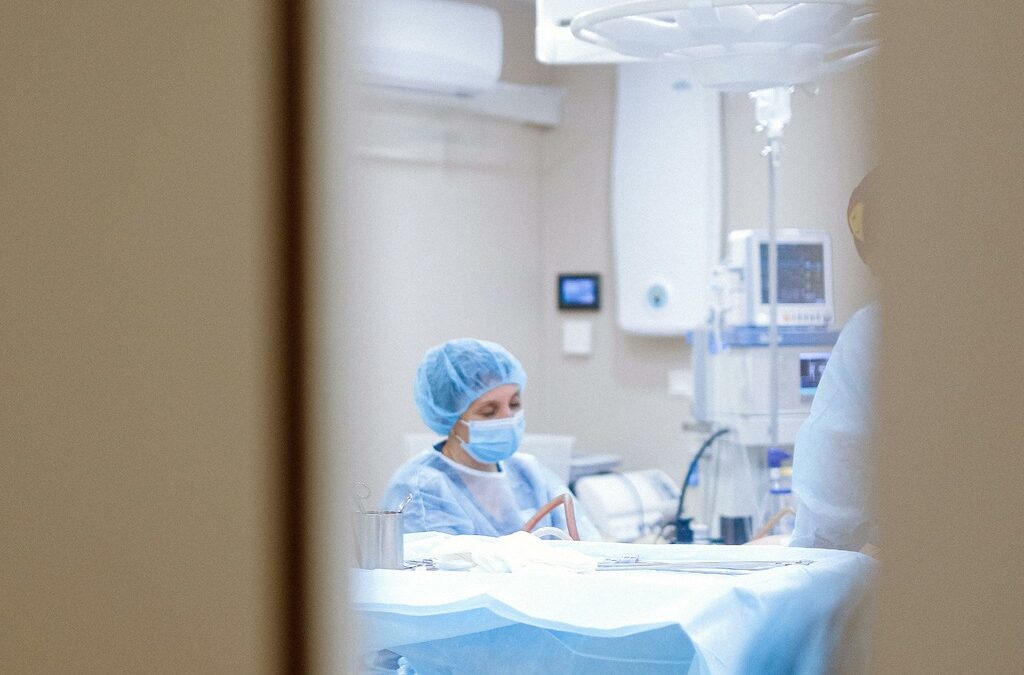 Държавата плаща по-малко за лечение на българи в чужбина. Но по-малко ли са нуждаещите се?