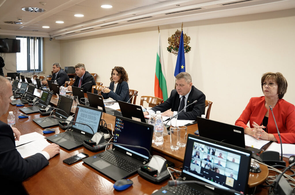 Прокурорската колегия на ВСС е изслушала до момента над 30 прокурори от Софийската районна прокуратура за коледното парти през 2021 г.