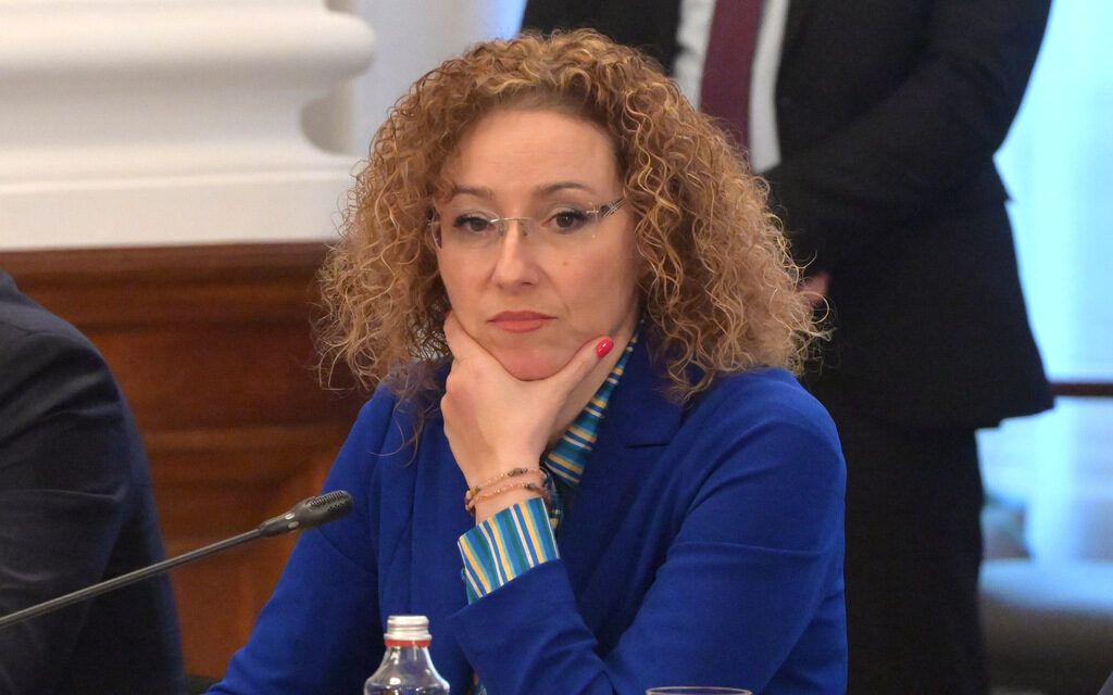 Шалапатова: Изказването на Василев за красивото лице на мафията не е полово определено