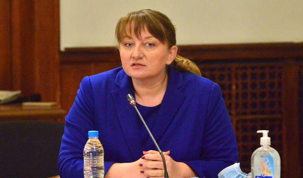 Деница Сачева, председател на комисията по труда, социалната и демографската политика