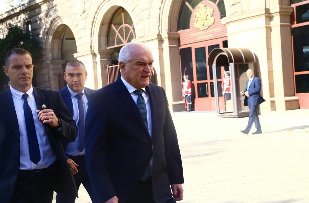 Служебният премиер: Предложих на президента аз да поема и външно министерство Служебният премиер: Предложих на президента аз да поема и външно министерство