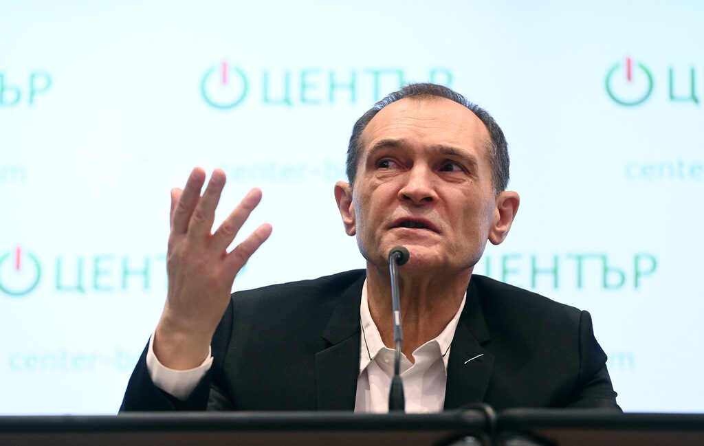 Васил Божков е обвинен за ръководител на организирана престъпна група, в която участвали и длъжностни лица от закритата вече Държавна комисия по хазарта
