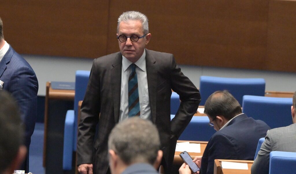 Заседание на 49 народно събрание, парламент Йордан Цонев