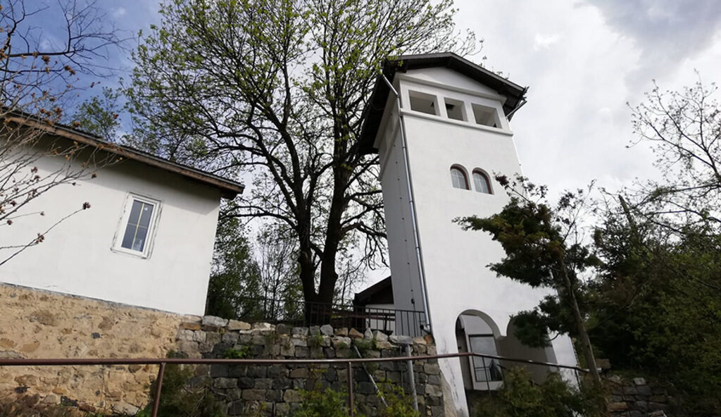 Камбанарията на храма "Св. Никола" в с. Бързия Камбанарията на храма "Св. Никола" в с. Бързия