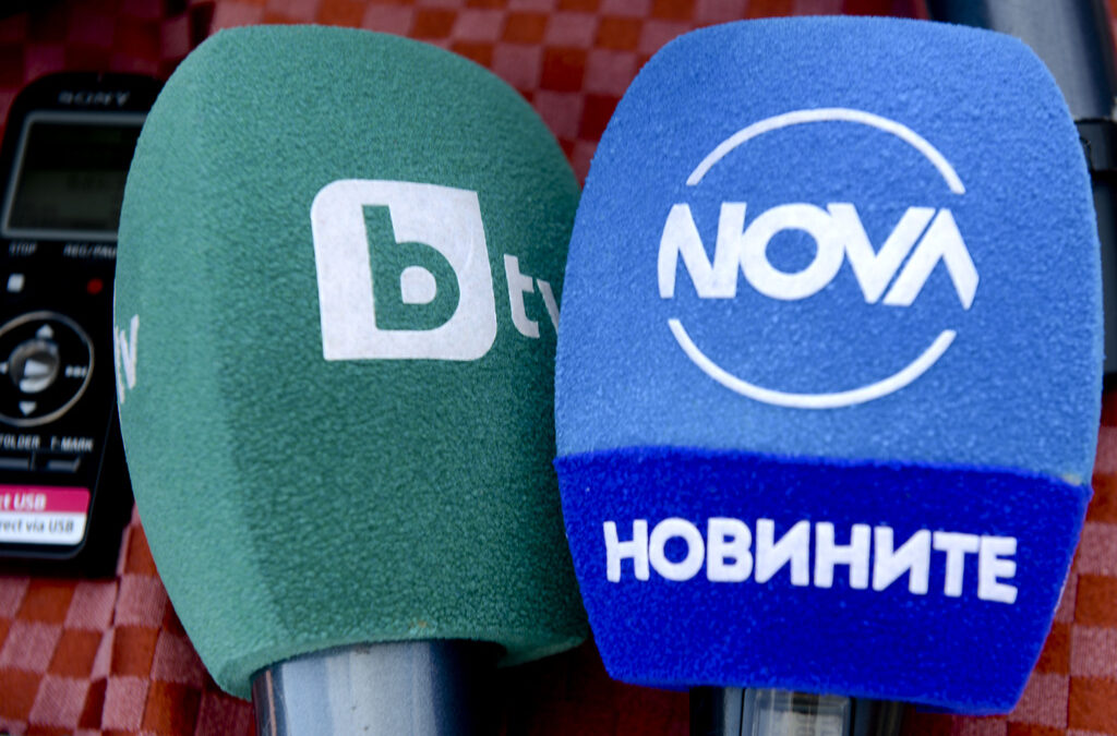 Ненадейното отпадане на този бюджет насред финансовата година може да се окаже корпоративна схема, по която медии да фалират или да бъдат придобити на занижени цени. Ненадейното отпадане на този бюджет насред финансовата година може да се окаже корпоративна схема, по която медии да фалират или да бъдат придобити на занижени цени.