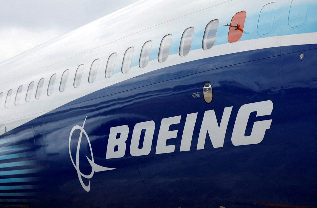 Частният "Боинг 757" на Тръмп удари самолет на летището във Флорида Частният "Боинг 757" на Тръмп удари самолет на летището във Флорида