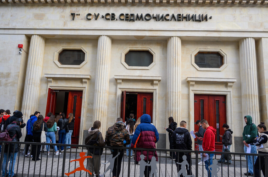 Смирненски, мълчанието, връзката между човека и природата: въпроси и отговори от матурата по български език