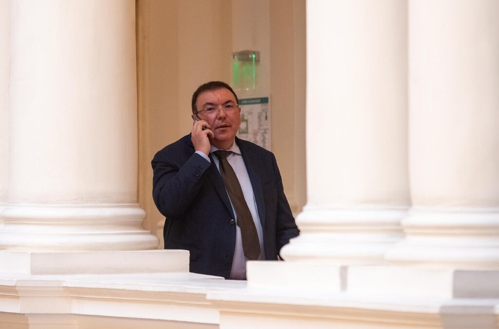 АЕЖ се свърза с Костадин Ангелов, за да му припомни, че би могъл да поиска право на отговор от медията, а също така и да сезира Комисията за журналистическа етика, ако смята, че правата му са нарушени