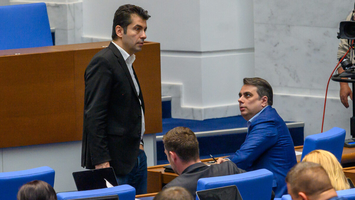 Предизборно изскочи първи запис за финансиране на "Продължаваме промяната", тя го включи в кампанията си (обновена) Предизборно изскочи първи запис за финансиране на "Продължаваме промяната", тя го включи в кампанията си (обновена)