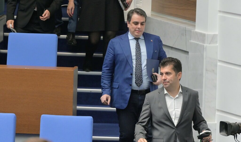 Кирил Петков твърди, че изтеклият запис е "рязан и лепен" Кирил Петков твърди, че изтеклият запис е "рязан и лепен"