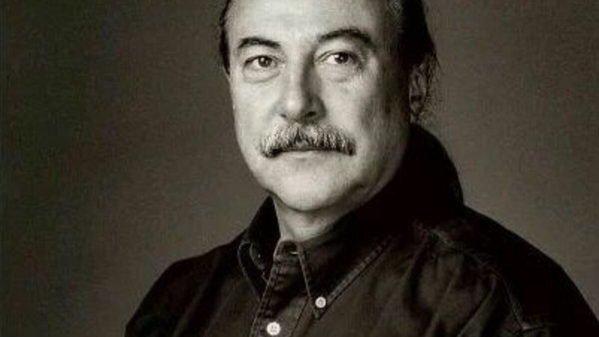 В книгата си "На прага на времето" Кирил Маричков мимоходом дава редица точни оценки на комунистическата идеология и политическия режим.