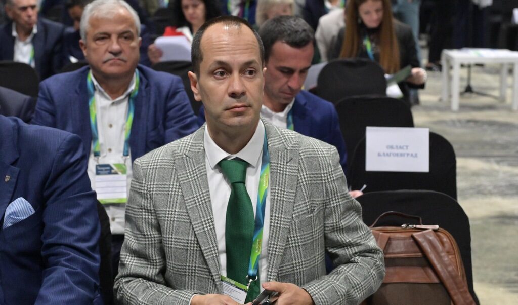 Изключително престъпление: кметът на Враца иска промяна на договора за тв правата във футбола
