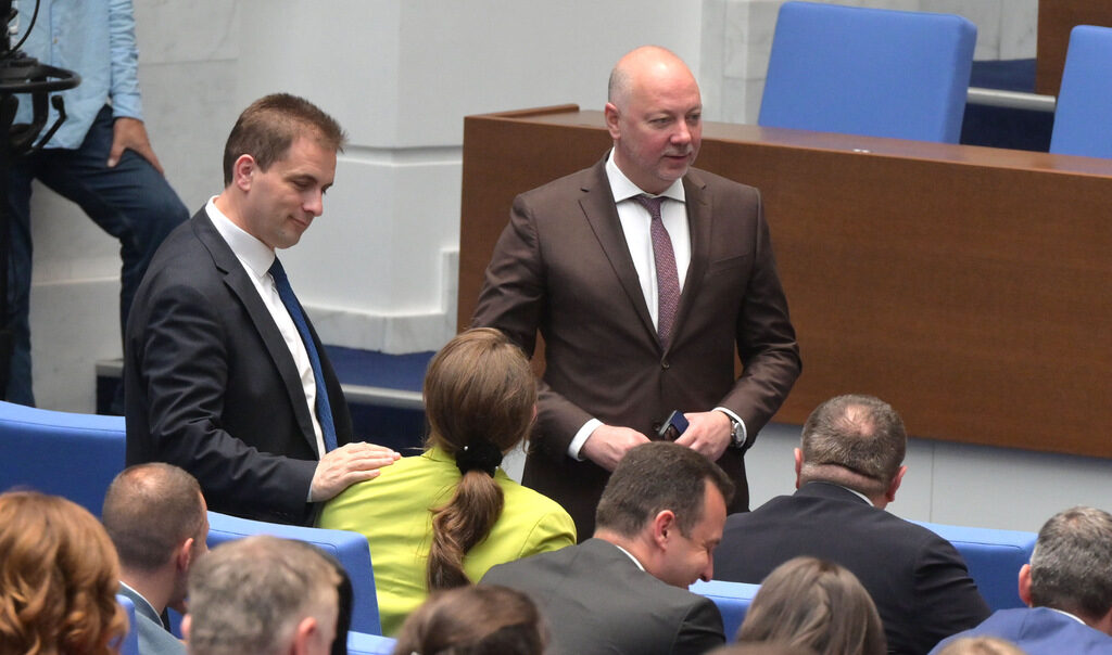 Изборът пред ГЕРБ: кабинет на малцинството или нови избори