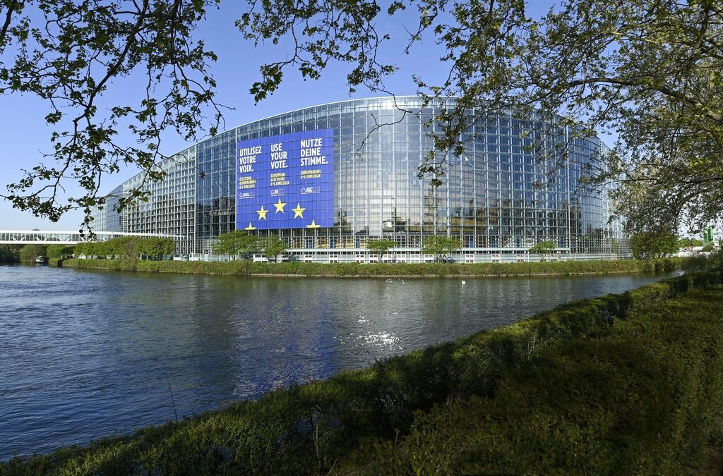 Социалистите и либералите преизбраха шефовете си в европарламента